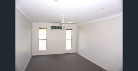 Spacious Family Home in Prime Location - 26 Duranbah Road, Blacks Beach - Photo 3