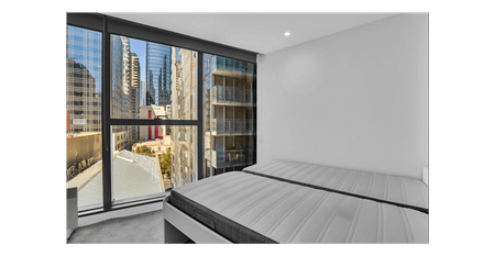 Spacious 2‑Bed, 2‑Bath Apartment – Prime CBD Location - Photo 4