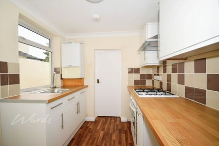 3 bedroom terraced house to rent - Photo 3