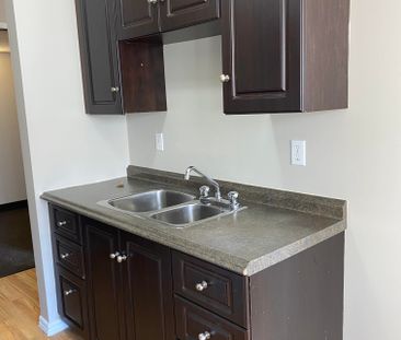 Darren Manor - Photo 5