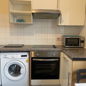 Studio Flat, Southampton, SO14 - Photo 2