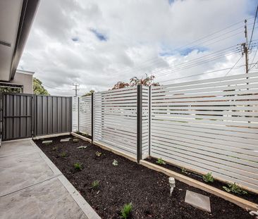 Brand New Executive Home Ready for Moving In - Photo 4