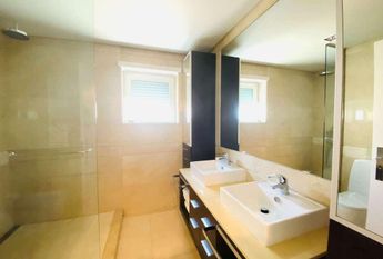 4 Bedroom Apartment with parking, Telheiras, Lisboa