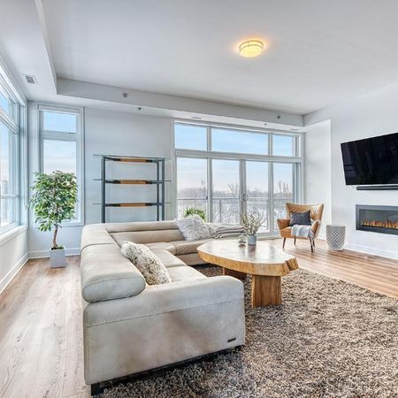 Penthouse 5 ½ adossé au golf de Saint-Lambert! 2 159 pi² - Photo 3