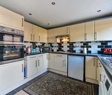 3 bedroom terraced house to rent - Photo 6