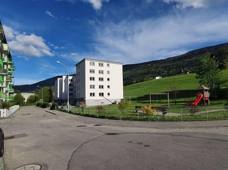 Rent a 2 ½ rooms apartment in Malleray - Photo 4