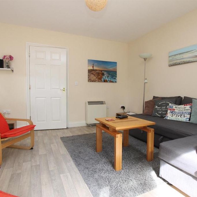 2 bedroom semi-detached house to rent - Photo 1