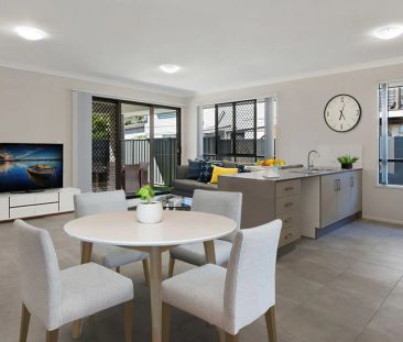 Stylish in-town living with space to entertain - Photo 1