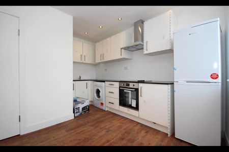 Studio Flat, Park Royal Road, NW10 - Photo 4