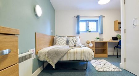 1 bedroom in a flat share to rent - Photo 4