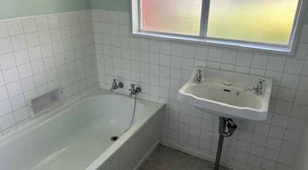 MASTERTON - 3 BEDROOMS - Photo 5