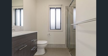 Single Level Family Home - Photo 2