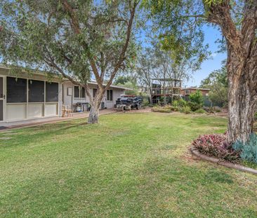 Spacious Four Bedroom Family Home - Photo 5