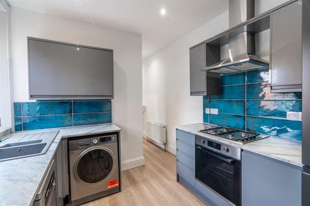 5 bed maisonette to rent in Heaton Road, Heaton, NE6 - Photo 4