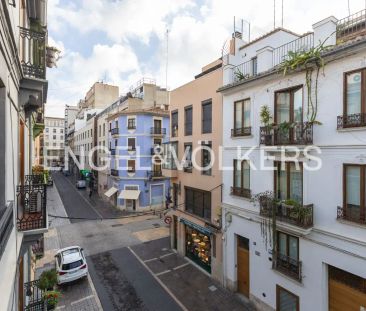 Valencia - Photo 3