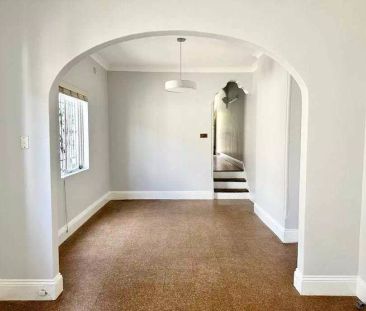 77 Northumberland Avenue, Stanmore - Photo 2