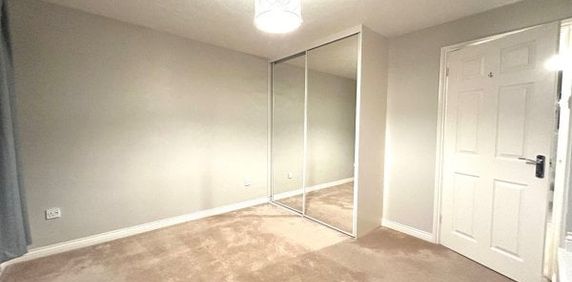 LANGDON HILLS, BASILDON - Photo 2