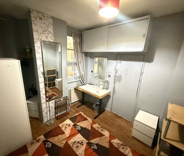 Room in a Shared Flat, Cavendish Mansions, EC1R - Photo 2