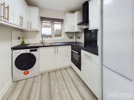 1 bedroom Apartment - Robins Way, Hatfield - Photo 1