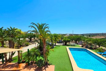 WIDE ESTATE FOR RENT IN TEULADA FOR LONG TERM