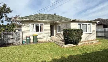 Charming 2 Bedroom Home in Central Papakura - Photo 3