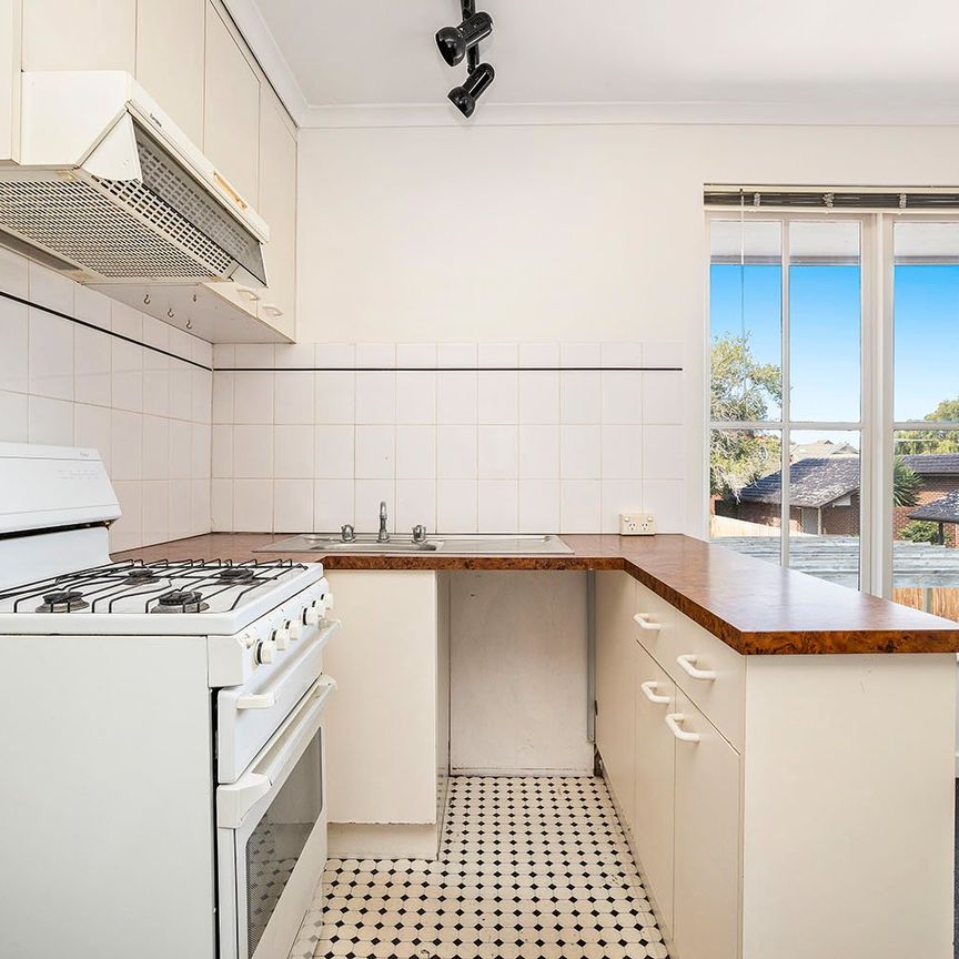 Ideal location! - Photo 1