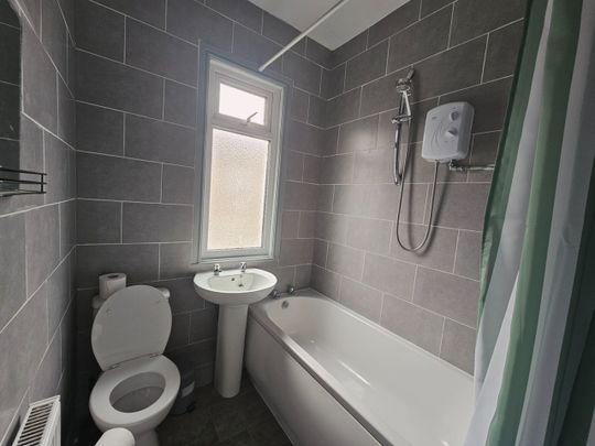 3 Bed Terraced House, Fairburn Road, L13 - Photo 1
