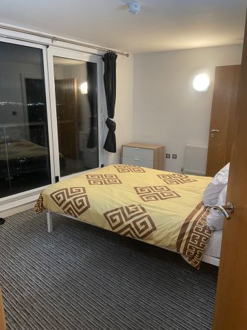 2 Bed Penthouse, Raphael House, IG1 - Photo 4