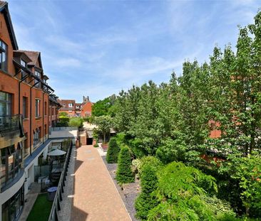 A wonderful first floor apartment in a stylish and vibrant developm... - Photo 5