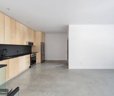 Condo for rent on the Plateau Mont-Royal | Semi-furnished & renovated - Photo 3