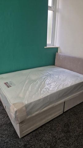1 bedroom in a flat share to rent - Photo 5