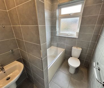 Alma Street West - Photo 2