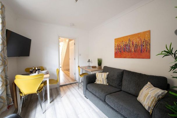 1 bedroom in a house share to rent - Photo 1