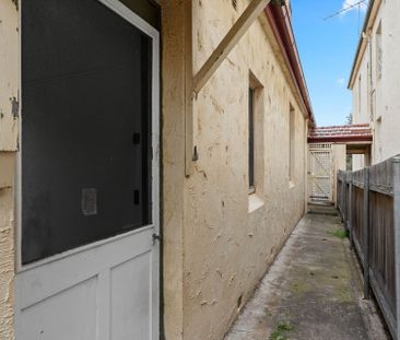 Charming 3-Bedroom Home in Prime Goulburn Location with Elevated Views - Photo 1