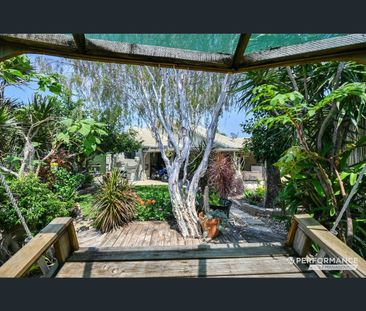 15 Heliconia Court, Mount Louisa, Qld 4814 - Photo 4