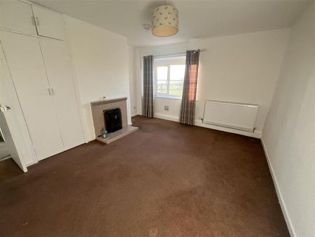 2 bedroom semi-detached bungalow to rent - Photo 3