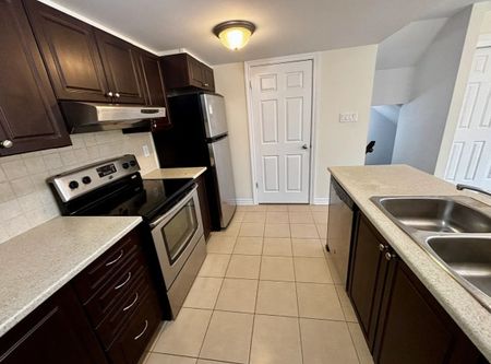 For Lease - 289 Titanium Private Unit# B, Orleans - Convent Glen and Area, Ontario - Photo 2