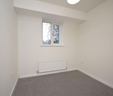 2 bedroom semi-detached house to rent - Photo 3
