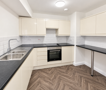 3 bedroom flat to rent - Photo 5
