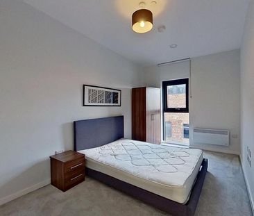 3 bedroom flat to rent - Photo 4