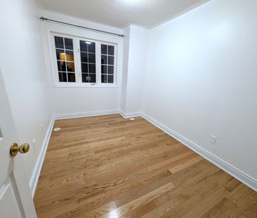 For Lease - 21 Wilkes Crescent, Toronto, Ontario - Photo 3