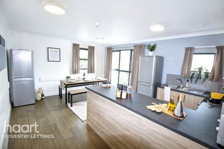 1 bedroom in a flat share to rent - Photo 3