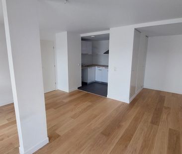 location Appartement T3 DE 64.6m² À PARIS - Photo 3