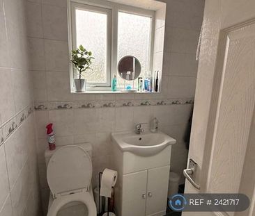 2 bedroom semi-detached house to rent - Photo 6