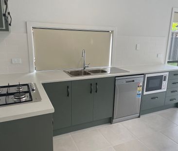 Spacious 3-Bedroom Family Home in the Heart of Tea Tree Gully! - Photo 5