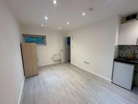 Roberts Mews, Orpington, BR6 - Photo 4
