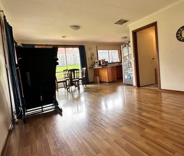 Spacious, Quiet yet close to essential amenities - Photo 2