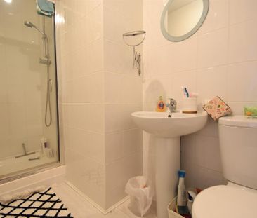 4 bedroom terraced house to rent - Photo 4