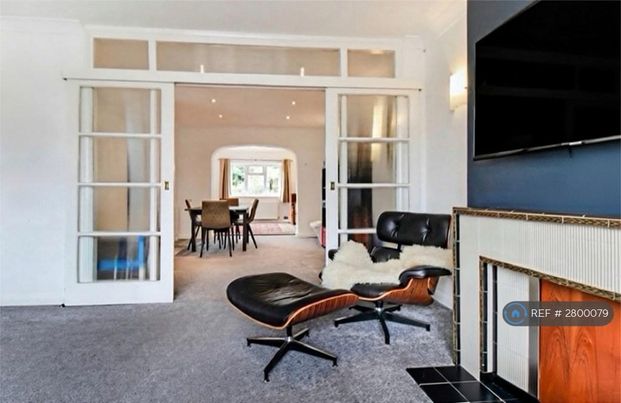 3 bedroom semi-detached house to rent - Photo 1