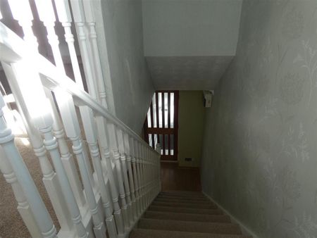 2 bedroom semi-detached house to rent - Photo 3